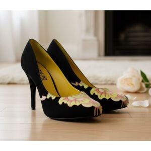 Ed Hardy Amma Heels Floral Pinup Stilettos Pumps Womens Size US 8